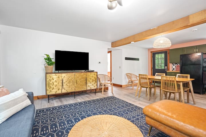 Summer Oasis W/ Hot Tub & Fire Pit - Boho Chic - Hocking Hills State Park, OH