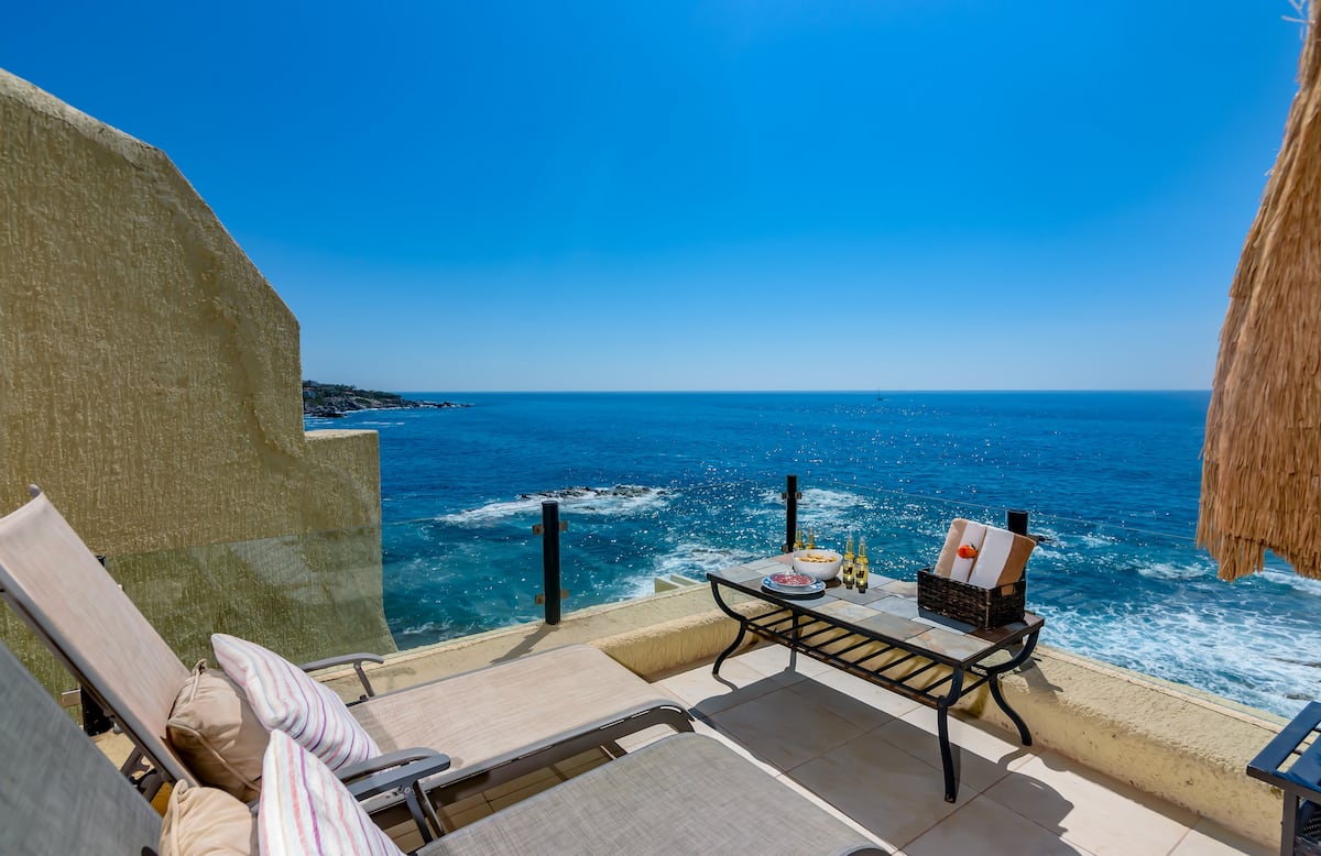 Private balcony overlooking the Pacific at Casa Benvie, Cabo San Lucas
