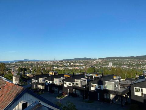 Large semi-detached house with good views and roof terrace