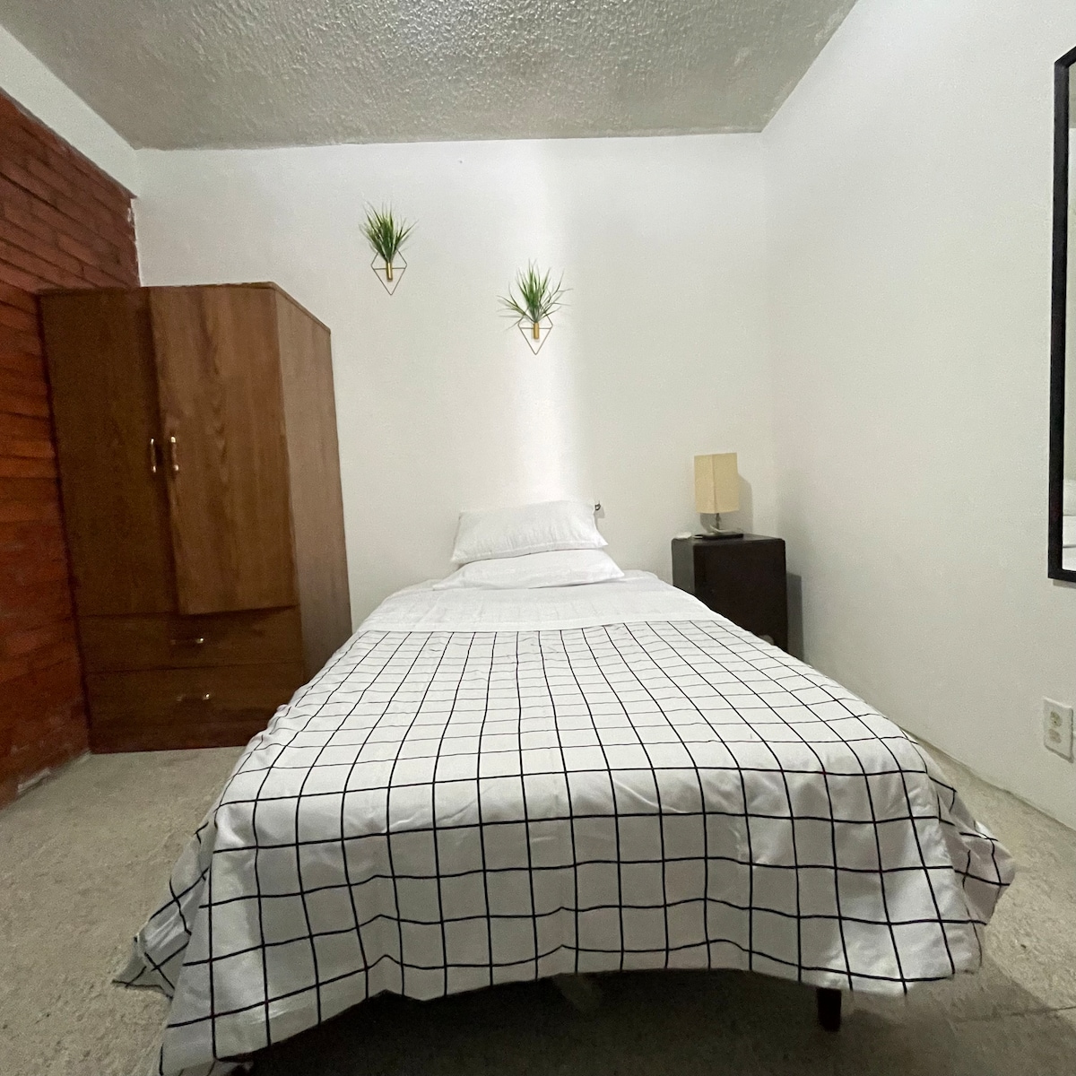 საძინებელი 4