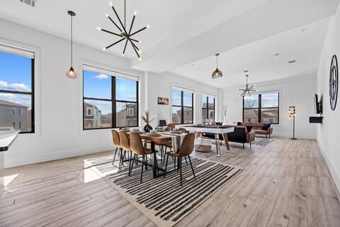 Expansive 3BR w/ Pool Table - Easy Access to NYC