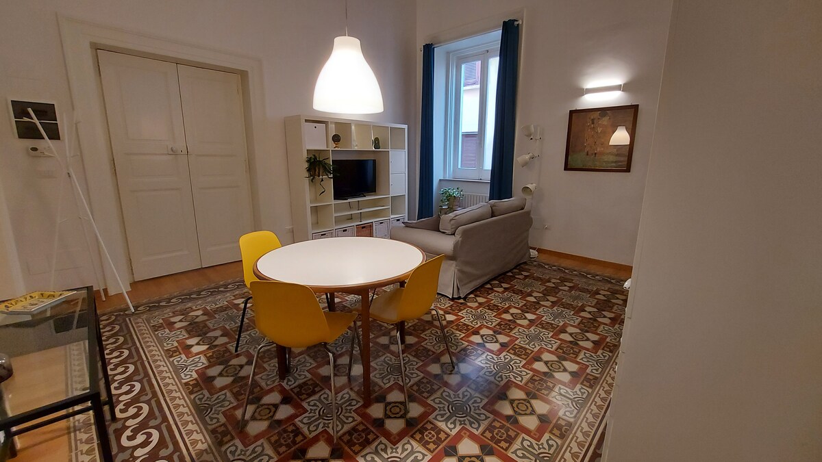 Top Airbnb: Two-room apartment in Historical Residence - Palazzo Covelli à Trani