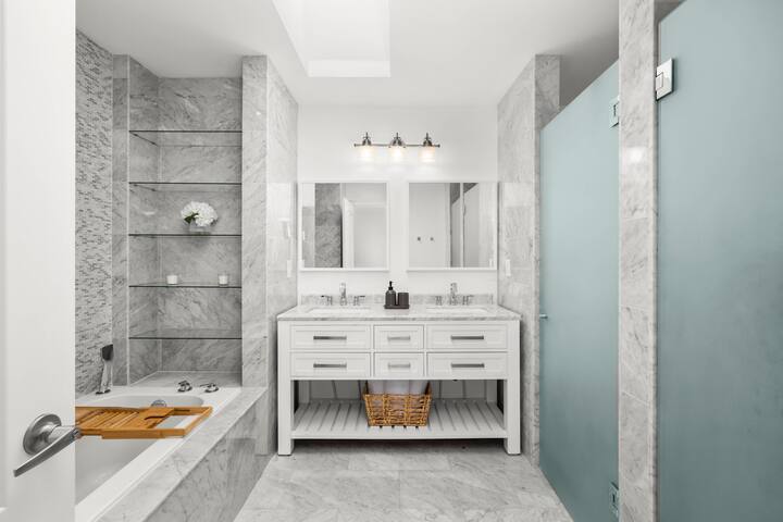 45% OFF ~ 15 mins to Downtown | Games | Parking gallery image 5