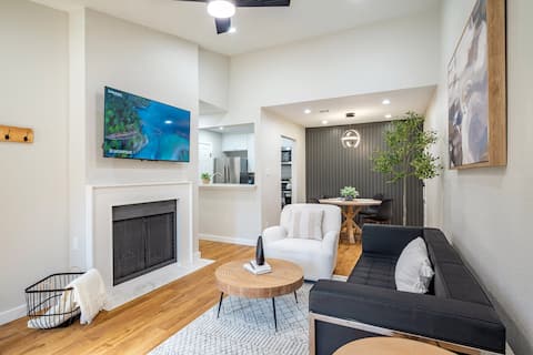 Top performing Airbnb: The Energy Corridor’s Lux Condo in Memorial
