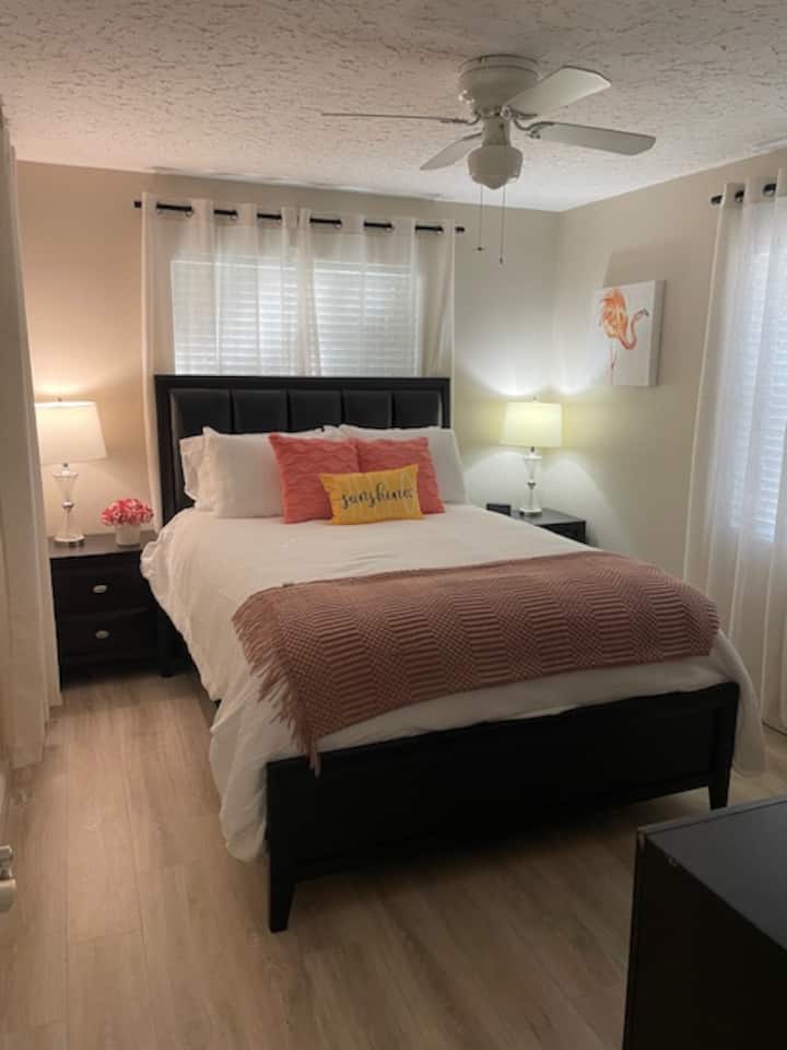Jacaranda Cottage - Kissimmee, FL