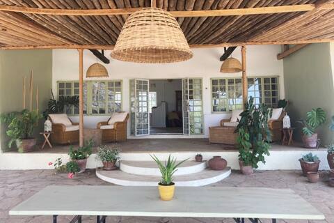 Giraffe Eco Cottage