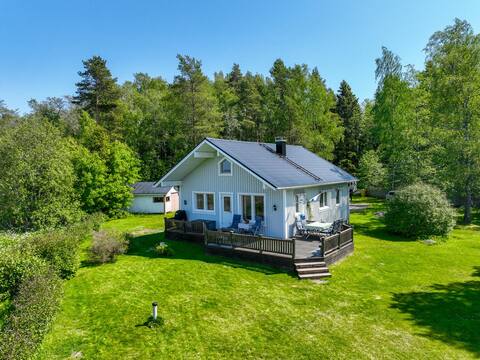 Summer house with guest house