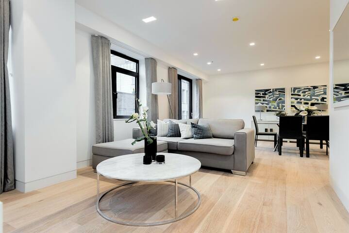 Stunning 3 Bedroom Trafalgar Sq and Covent Garden gallery image 2