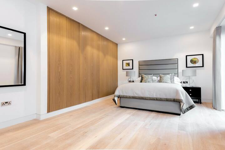 Stunning 3 Bedroom Trafalgar Sq and Covent Garden gallery image 3