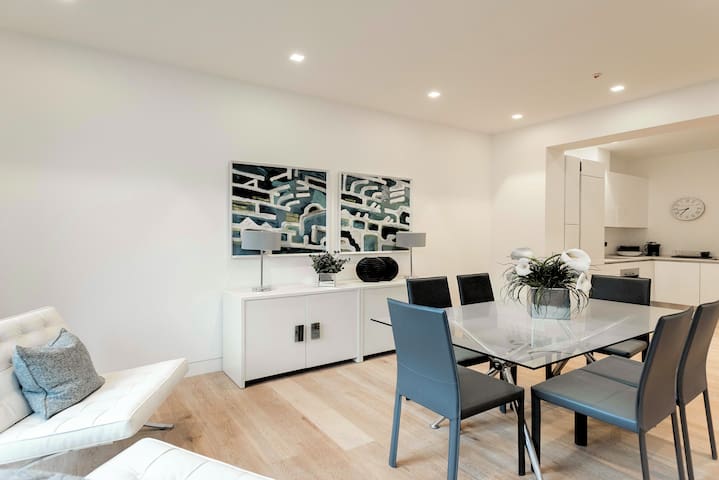 Stunning 3 Bedroom Trafalgar Sq and Covent Garden