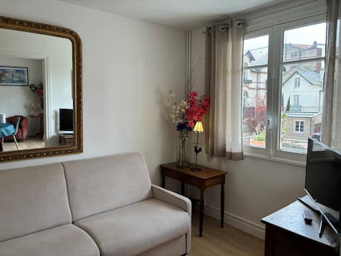 Top Airbnb: Mairie Deauville, very spacious in Deauville