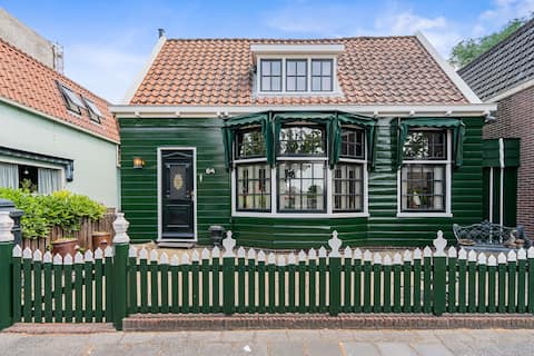 Authentic cottage 15 min from Amsterdam