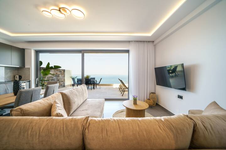 Hilltop Villas | Infinity Pool with Sea Views gallery image 3