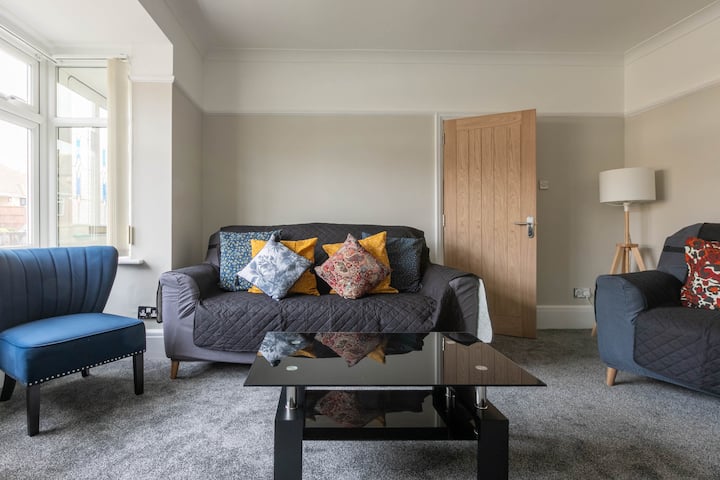 Family Home Games Room + Parking + Garden - Broadstairs