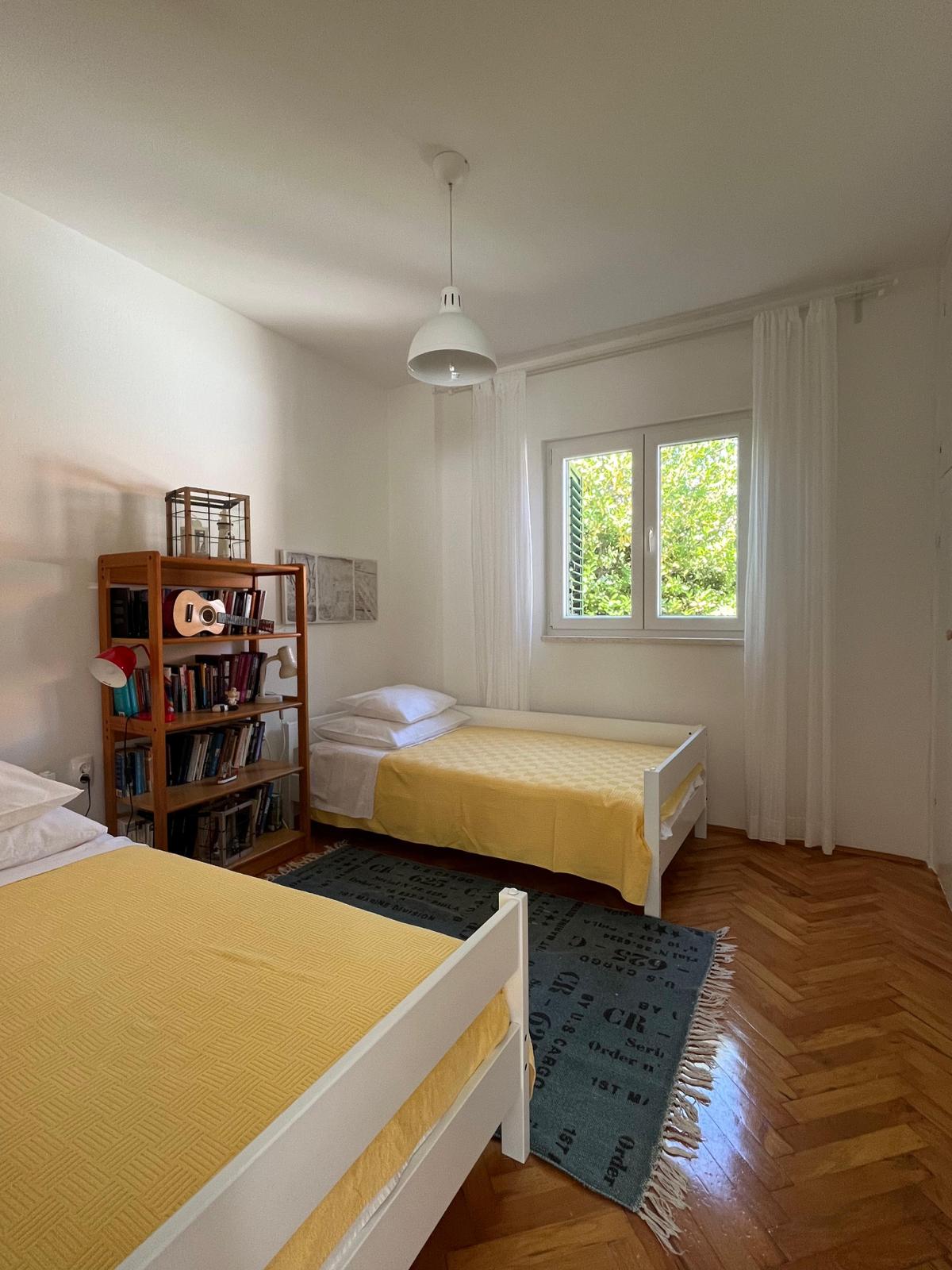 Habitación con camas separadas