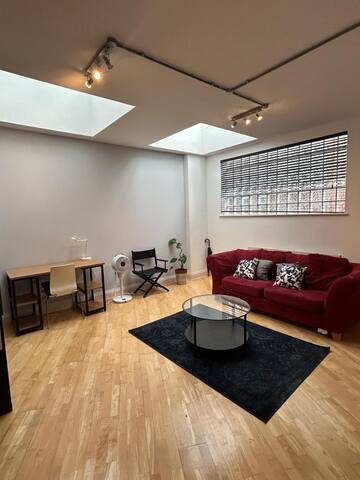 Spacious 3 Bed, 3 Bath Duplex gallery image 4