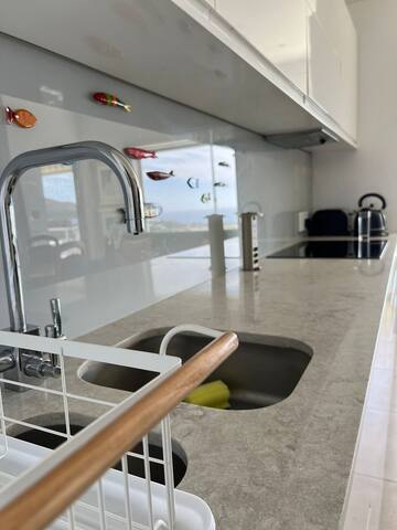 Camps Bay 2 Beds Grand Sea View gallery image 4