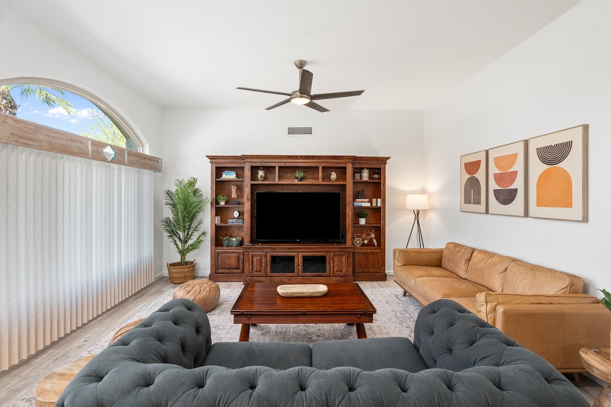Successful Airbnb property: Free Heated pool, Golf and Game Room Retreat in Mesa