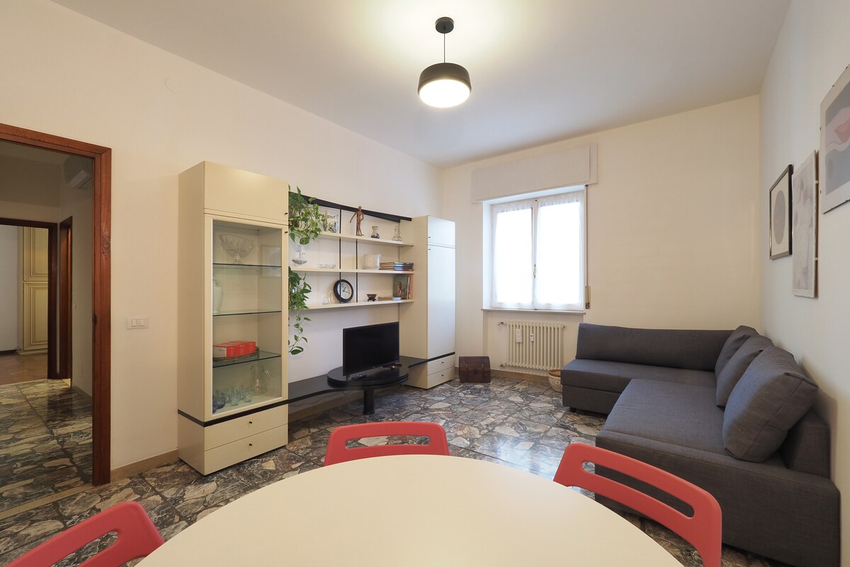 Top Airbnb: Clinic-front apartment in Piacenza