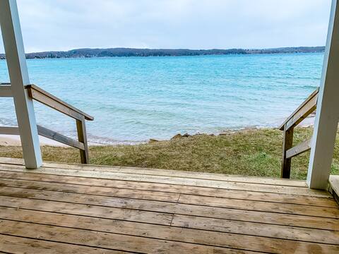 Ultimate Lakefront Getaway: Hot Tub/Game Room/Dock