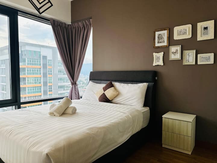 Трета соба 
- 1 брачен кревет (широк 150-179 см) 
- Вентилатори на таванот + клима 
уред - гардероба 