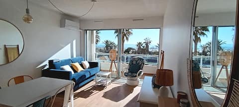 Sea view, Air-conditioned, 2 Bedrooms, Parking in Canet!