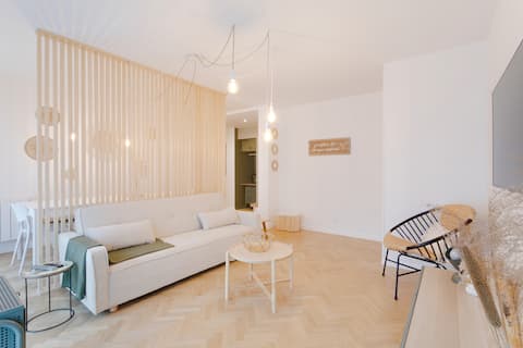 Successful Airbnb property: La Serrisienne 8_Val d 'Europe_Disneyland_8/10P in Serris