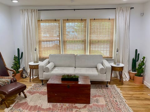 Popular Airbnb listing: Birdie's Backyard by Square! in Granbury
