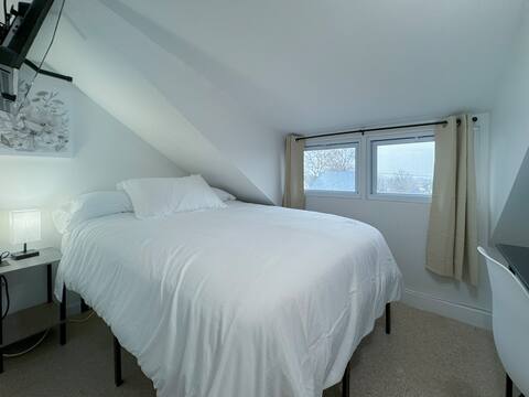CozyTiny Room #10 Near NYC/EWR/Outlet