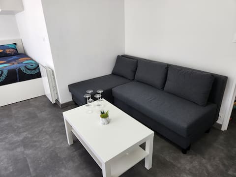 Top Airbnb: Private parking – city center apartment à Blois