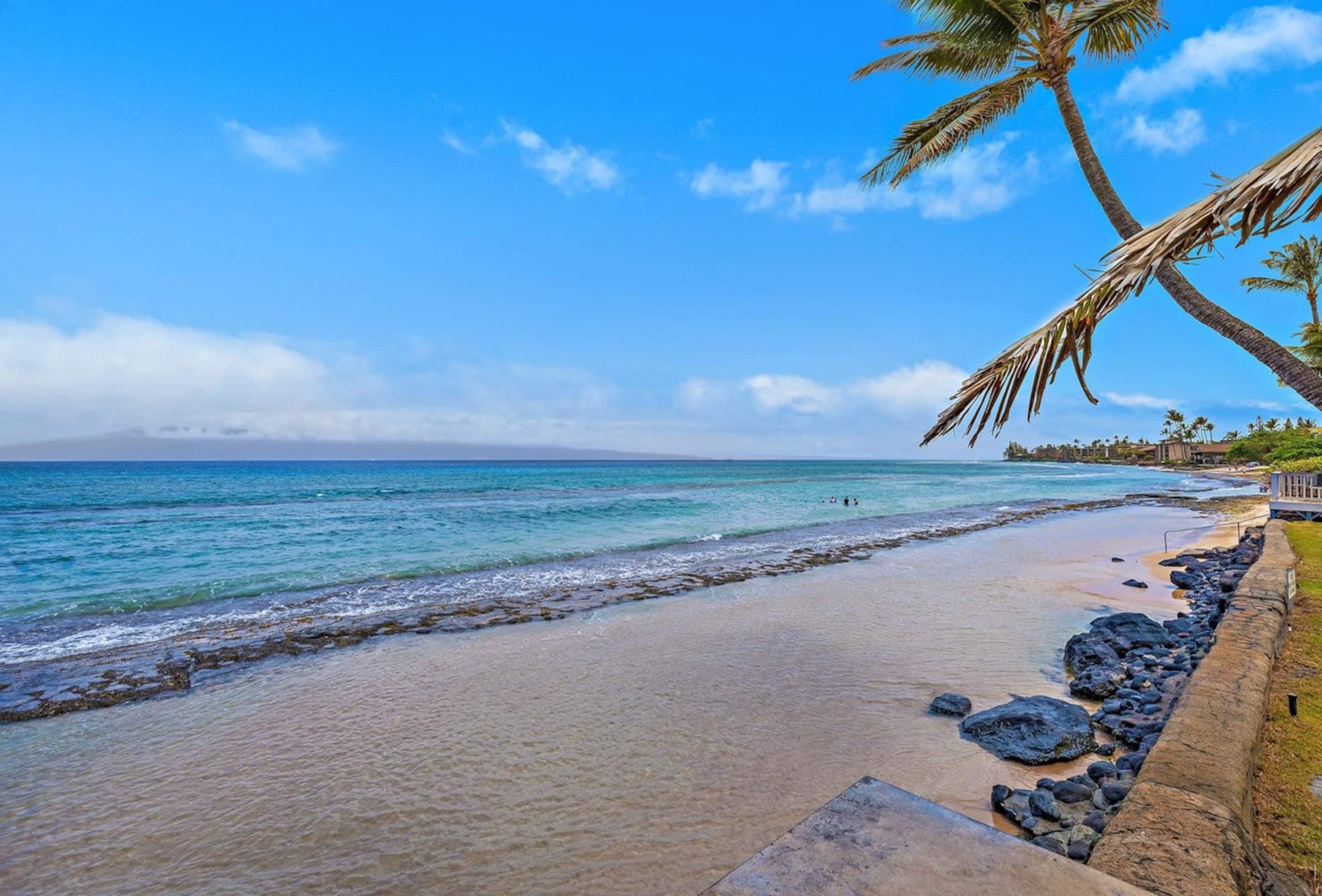 Aloha! 10 Steps to Ocean. Breathtaking Ocean Front - Image 21