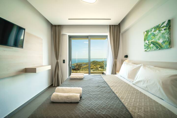 Hilltop Villas | Infinity Pool with Sea Views gallery image 4