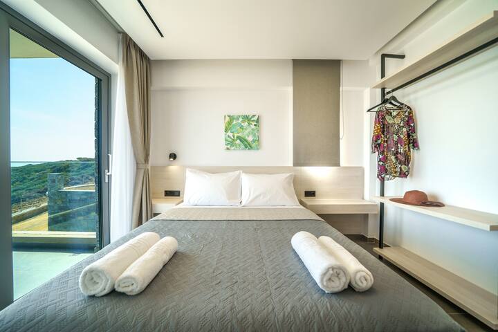 Hilltop Villas | Infinity Pool with Sea Views gallery image 5