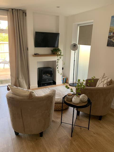 Popular Airbnb listing: Little Poppy studio in Dover