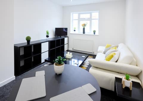 A Modern & Welcoming Apartment