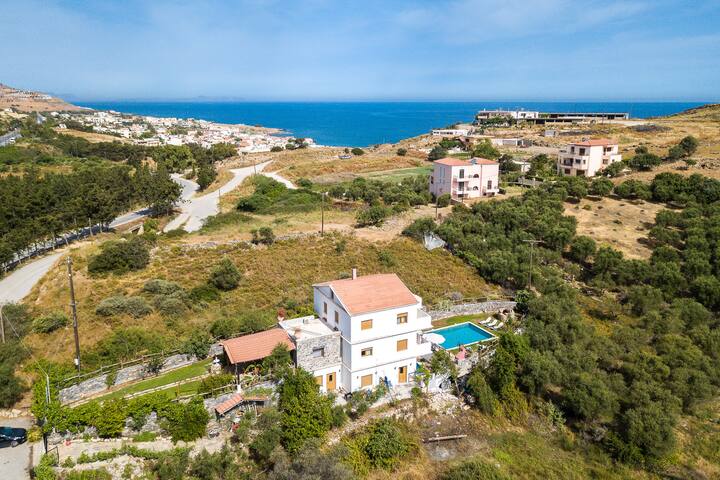 Villa Eleftheria Serenity: Pool & Jacuzzi