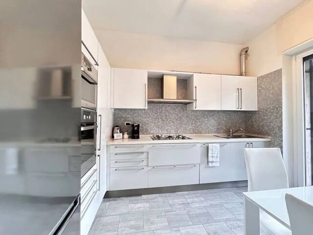 Elegante Appartamento CityLife Fiera gallery image 5