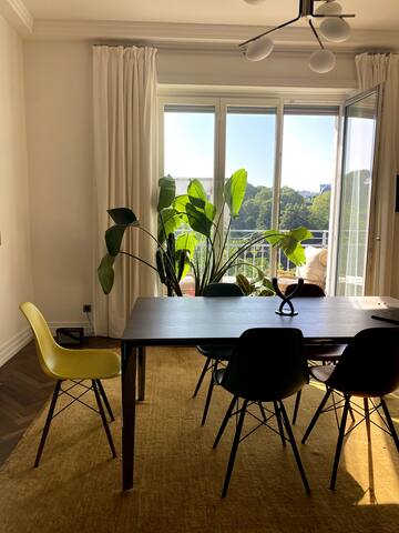 Design Apartment in City Center gallery image 4