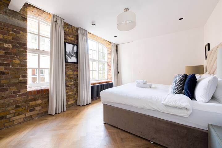 Covent Garden Station 2BR 2BA gallery image 4