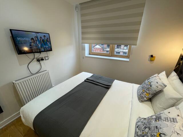2 bedroom 2 bathroom 4 people @ MCR city centre gallery image 2
