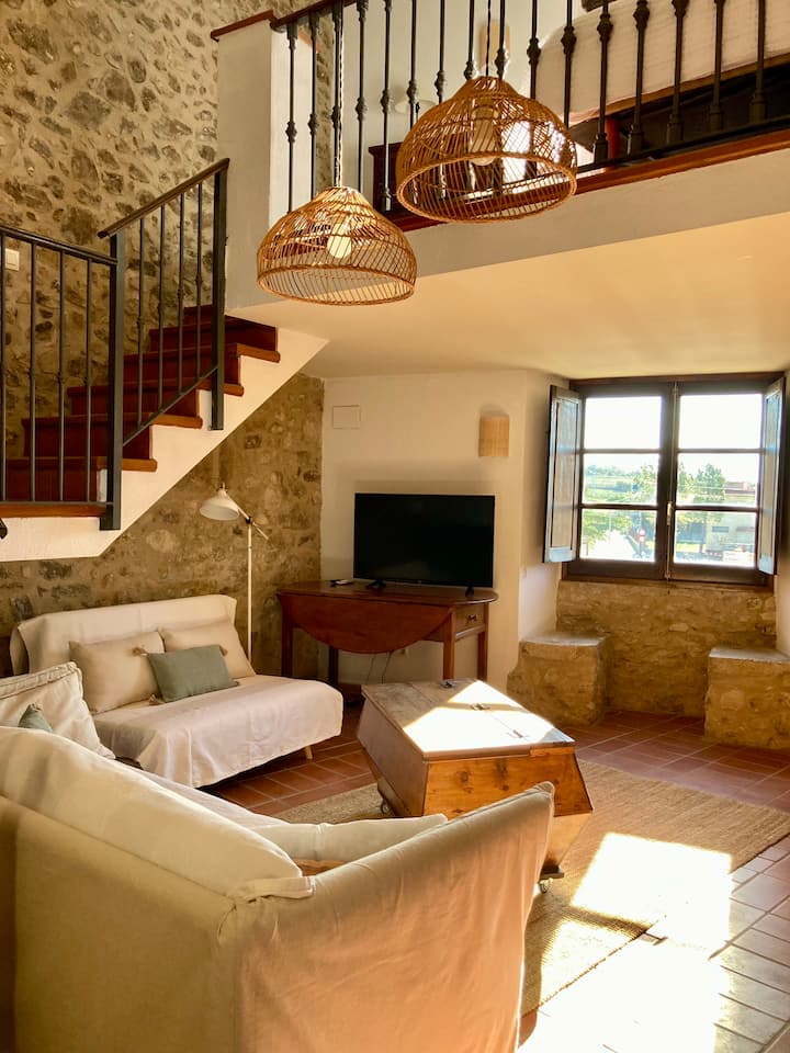 Racons Del Fort: Stone House In A Castle - España