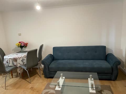 Top performing Airbnb: Charming Escape: 2BR Home with Parking in Stone