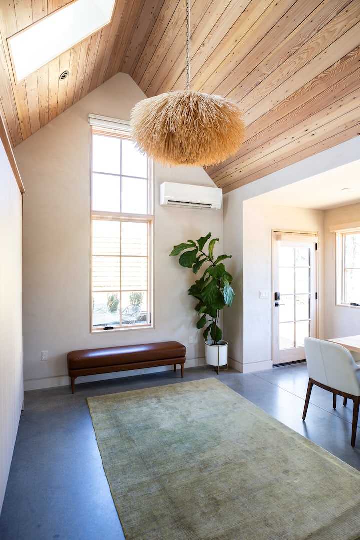 Belmont Beach Cottage - Charlottesville, VA