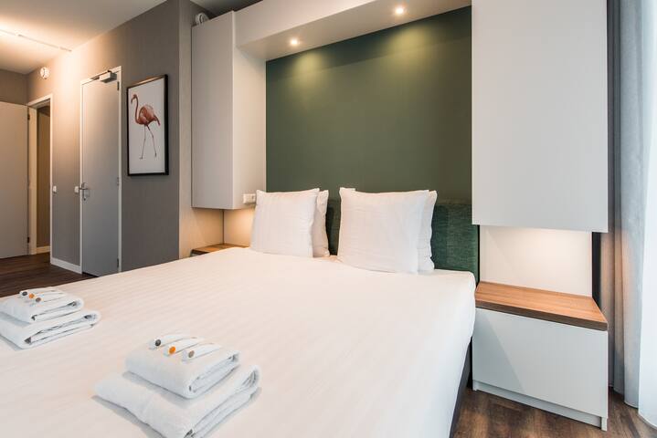 Numa | XL 2 Bedroom Apartment w/ Balcony, Sofa Bed gallery image 3