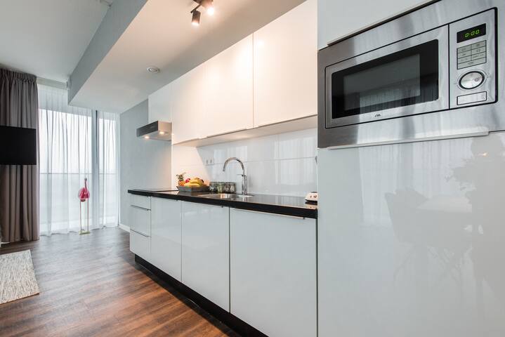 Numa | XL 2 Bedroom Apartment w/ Balcony, Sofa Bed gallery image 5