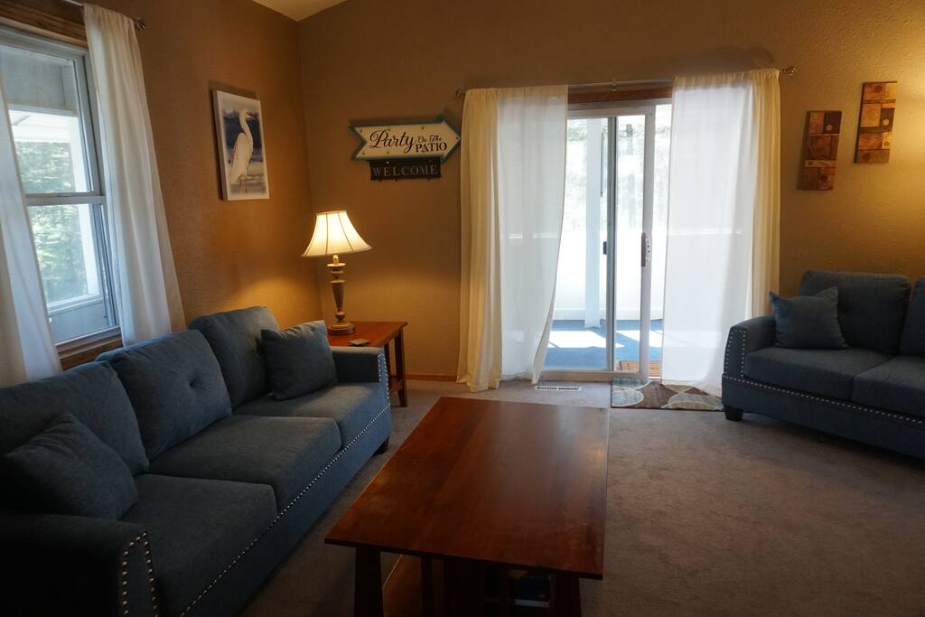 Relaxing & Quiet 20 Acre Evergreen Farm Retreat Apartments for Rent