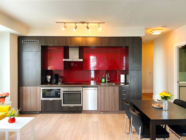 WorldCup DT RogerCenter 3B+2BFreeParking Pool Gym gallery image 4