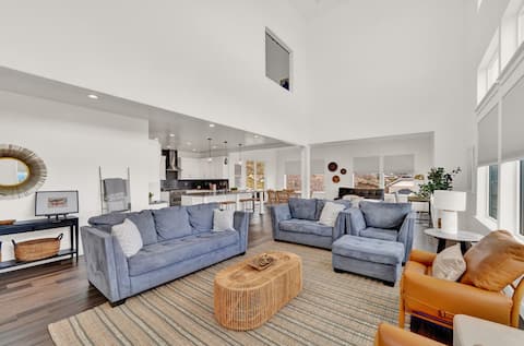 Modern, beautiful  home in Herriman