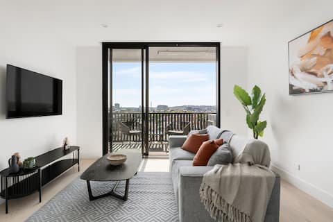 Stunning Richmond 1beds on Swan St + parking