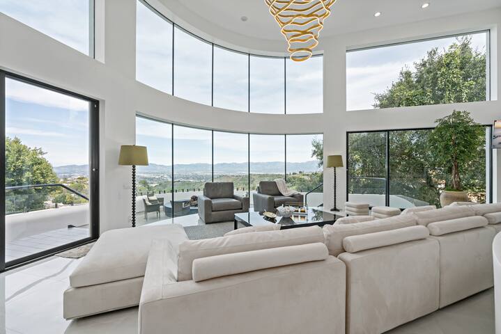 Bel Air Yacht Mansion w/ 50 ft pool and 300° views gallery image 5